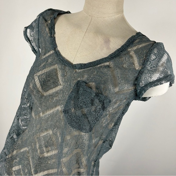 UO kimchi blue lace  top XS - Picture 3 of 9